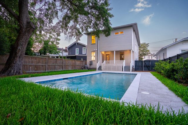 1135 King Street, Charleston, SC 29403