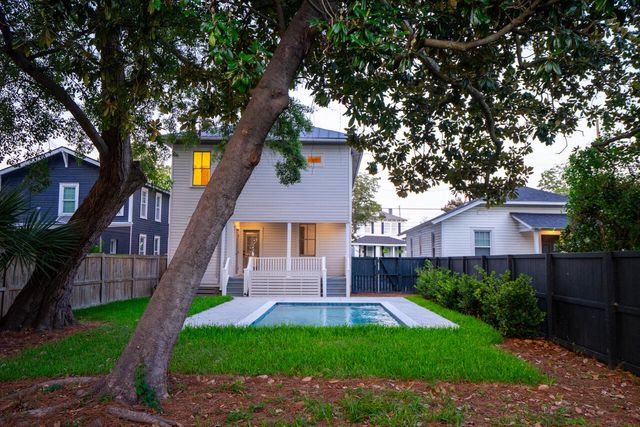 1135 King Street, Charleston, SC 29403