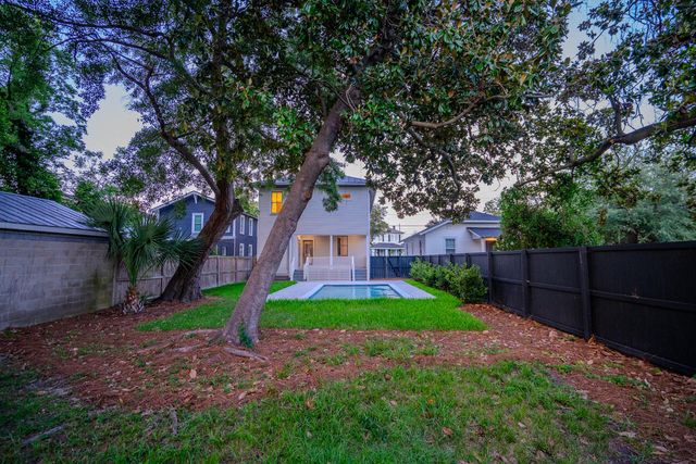 1135 King Street, Charleston, SC 29403