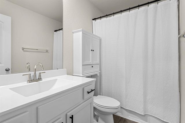 429 Branch Oak Court, La Marque, TX 77568