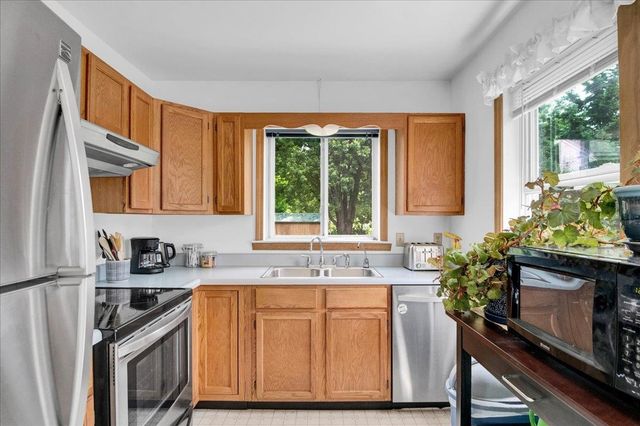 3 Place Drive B, Jericho, VT 05465
