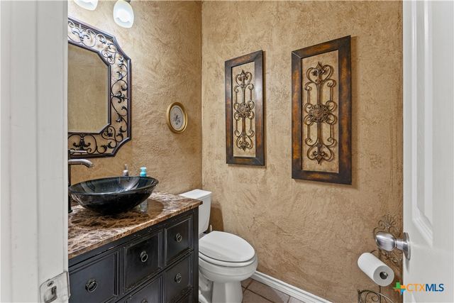 1060 Great Oaks Drive, Salado, TX 76571