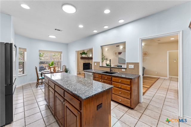 1060 Great Oaks Drive, Salado, TX 76571