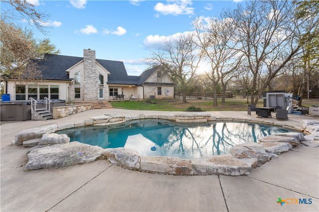 1060 Great Oaks Drive, Salado, TX 76571