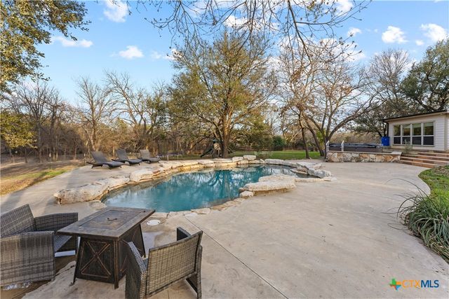 1060 Great Oaks Drive, Salado, TX 76571