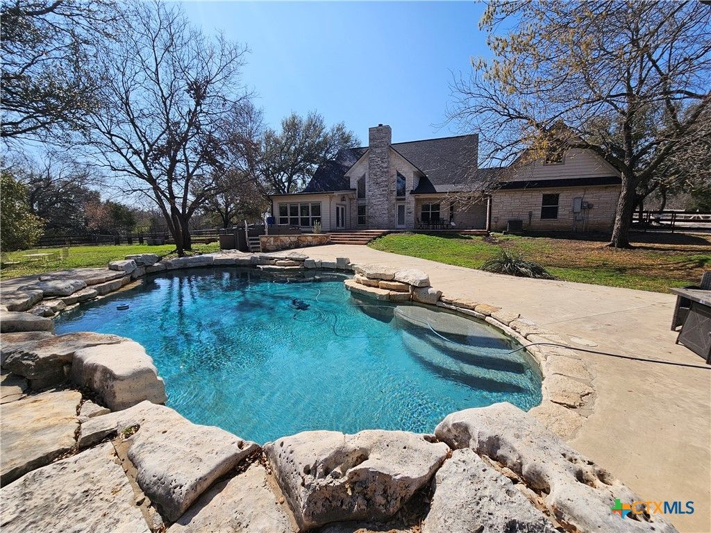 1060 Great Oaks Drive, Salado, TX 76571