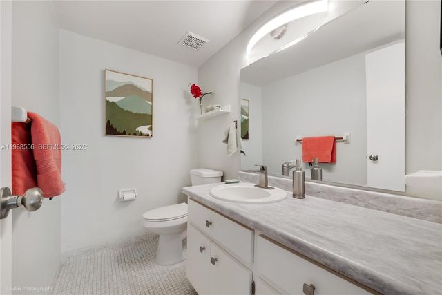 7403 SW 82nd St 210N, Miami, FL 33143