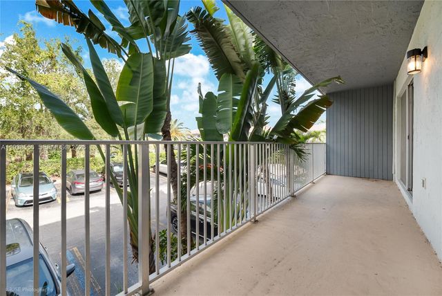 7403 SW 82nd St 210N, Miami, FL 33143