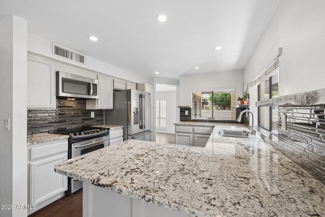 4717 E WINSTON Drive, Phoenix, AZ 85044