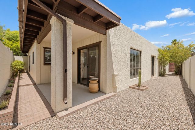 4717 E WINSTON Drive, Phoenix, AZ 85044