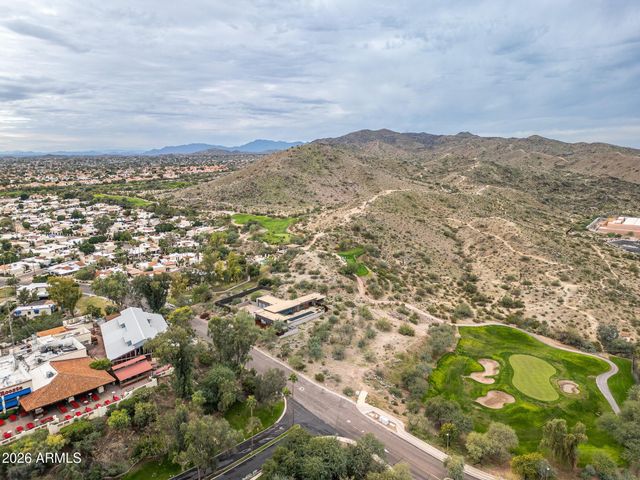 4717 E WINSTON Drive, Phoenix, AZ 85044