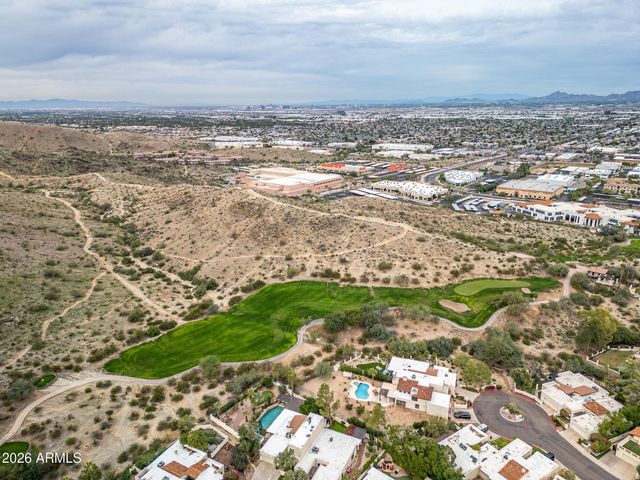 4717 E WINSTON Drive, Phoenix, AZ 85044