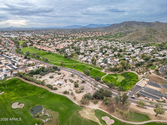 4717 E WINSTON Drive, Phoenix, AZ 85044