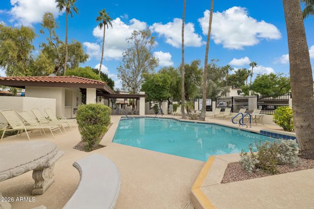 4717 E WINSTON Drive, Phoenix, AZ 85044