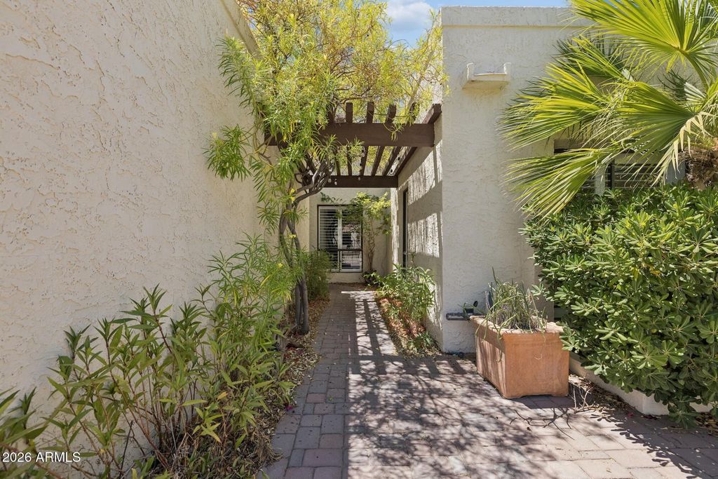 4717 E WINSTON Drive, Phoenix, AZ 85044 — photo 3