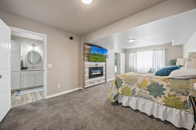 7891 Claiborne Lane, Inver Grove Heights, MN 55076