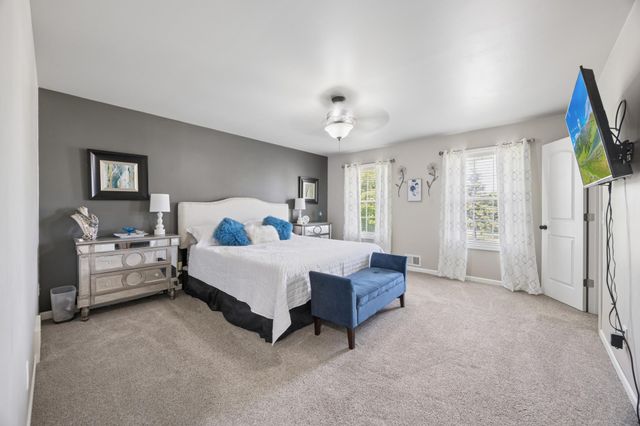 7891 Claiborne Lane, Inver Grove Heights, MN 55076