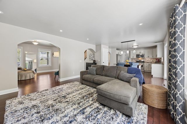 7891 Claiborne Lane, Inver Grove Heights, MN 55076