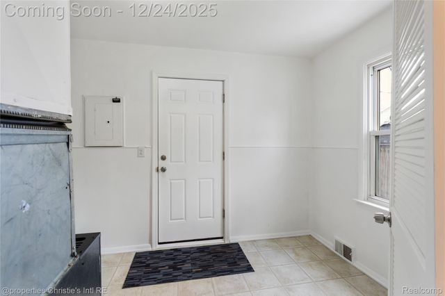 6027 Wilmer Street, Westland, MI 48185