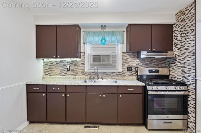 6027 Wilmer Street, Westland, MI 48185