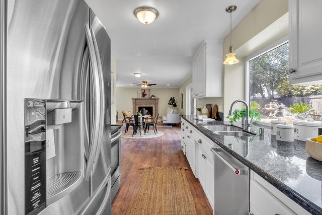 4970 Hillhurst Dr, Fair Oaks, CA 95628