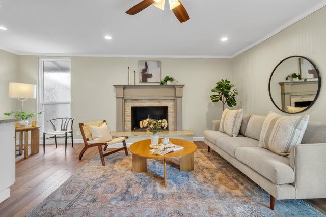 4970 Hillhurst Dr, Fair Oaks, CA 95628