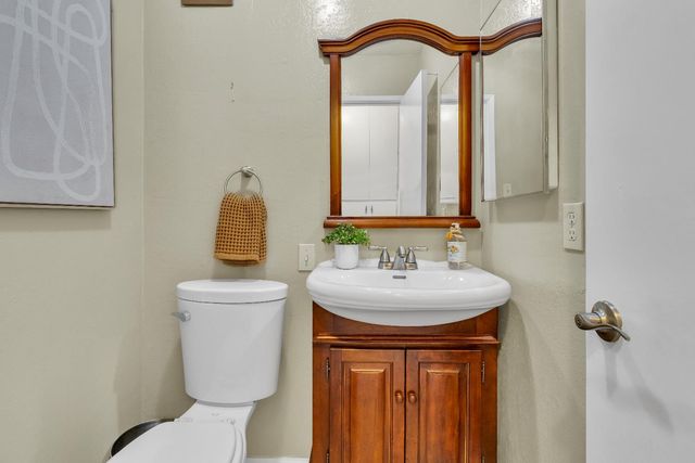 4970 Hillhurst Dr, Fair Oaks, CA 95628