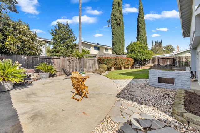 4970 Hillhurst Dr, Fair Oaks, CA 95628