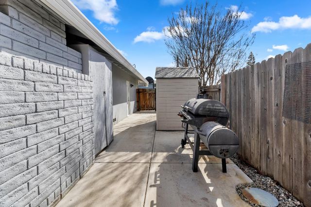 4970 Hillhurst Dr, Fair Oaks, CA 95628