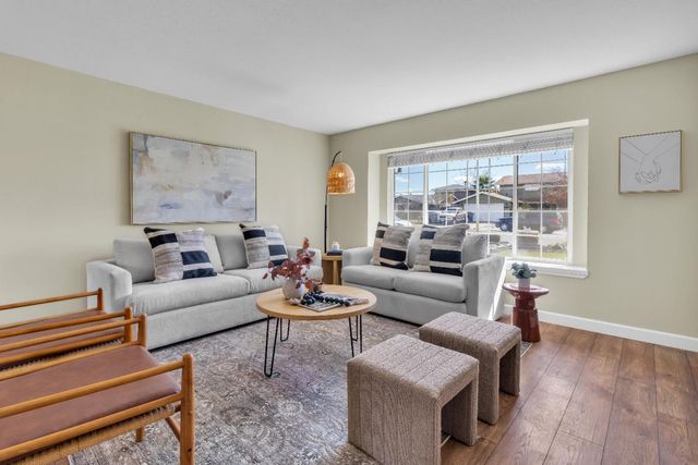 4970 Hillhurst Dr, Fair Oaks, CA 95628