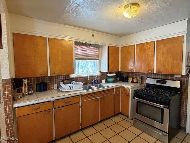 378 Wildwood Avenue, Akron, OH 44320