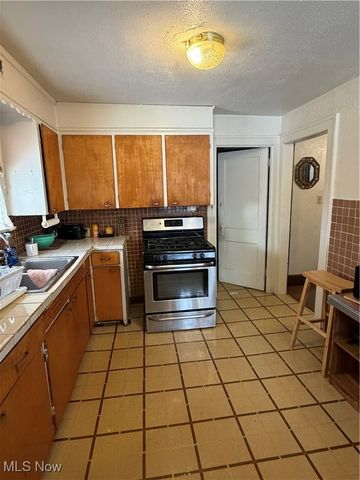 378 Wildwood Avenue, Akron, OH 44320