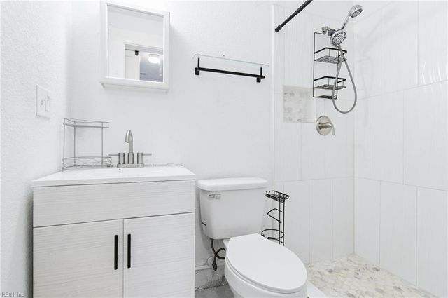 2317 Azalea AVE, Portsmouth, VA 23704