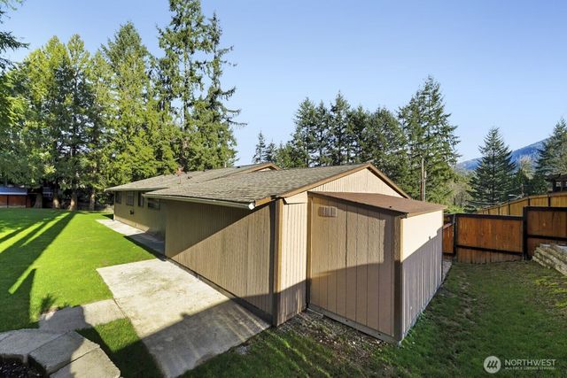 715 Sunrise Place SW, Issaquah, WA 98027