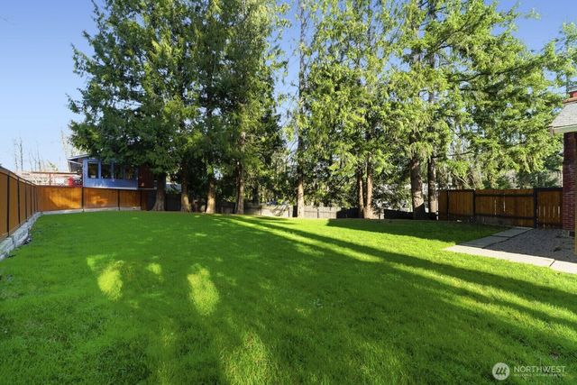 715 Sunrise Place SW, Issaquah, WA 98027