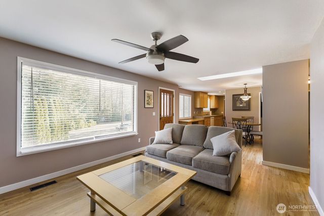 715 Sunrise Place SW, Issaquah, WA 98027