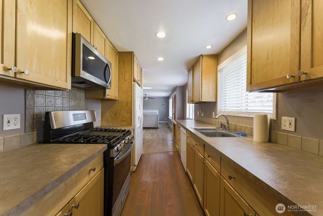 715 Sunrise Place SW, Issaquah, WA 98027