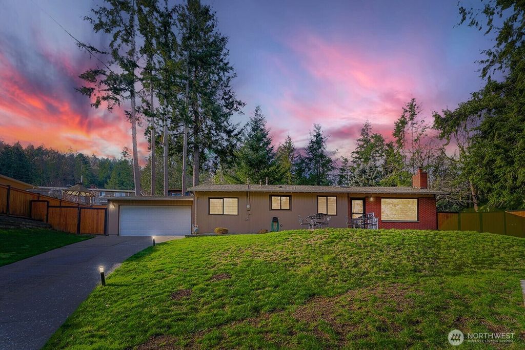 715 Sunrise Place SW, Issaquah, WA 98027