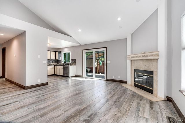 187 Wikiup Meadows Dr, Santa Rosa, CA 95403