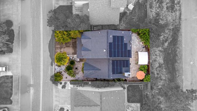 187 Wikiup Meadows Dr, Santa Rosa, CA 95403