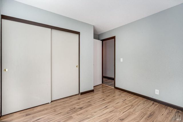 187 Wikiup Meadows Dr, Santa Rosa, CA 95403