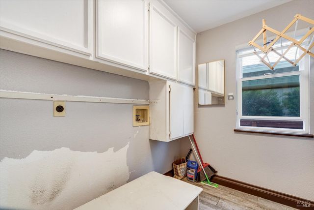 187 Wikiup Meadows Dr, Santa Rosa, CA 95403