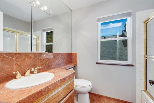 187 Wikiup Meadows Dr, Santa Rosa, CA 95403