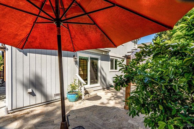 187 Wikiup Meadows Dr, Santa Rosa, CA 95403