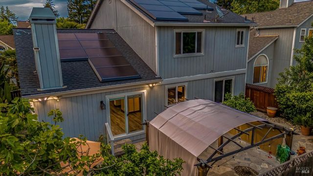 187 Wikiup Meadows Dr, Santa Rosa, CA 95403