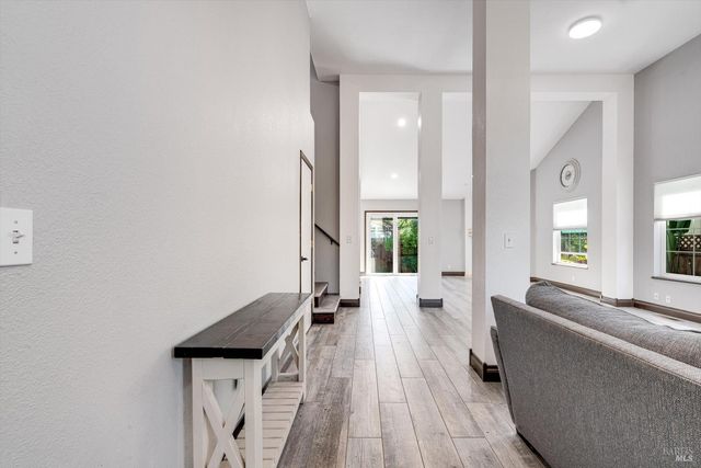 187 Wikiup Meadows Dr, Santa Rosa, CA 95403