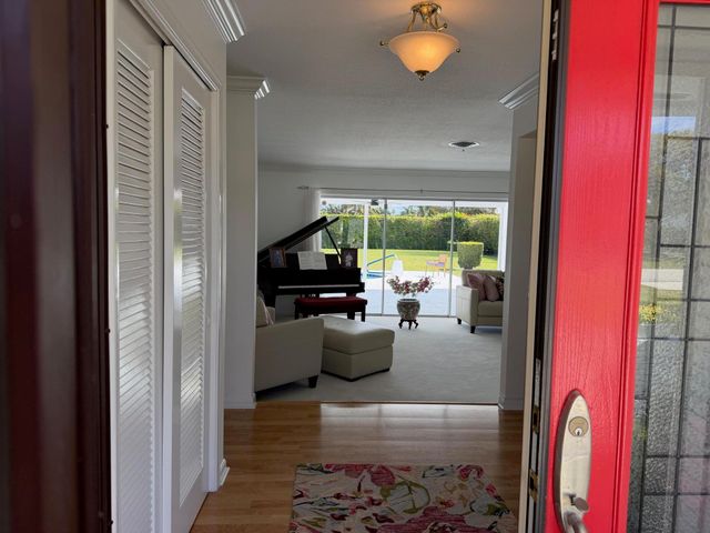 10124 Seagrape Way, Palm Beach Gardens, FL 33418