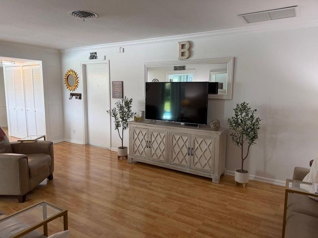 10124 Seagrape Way, Palm Beach Gardens, FL 33418