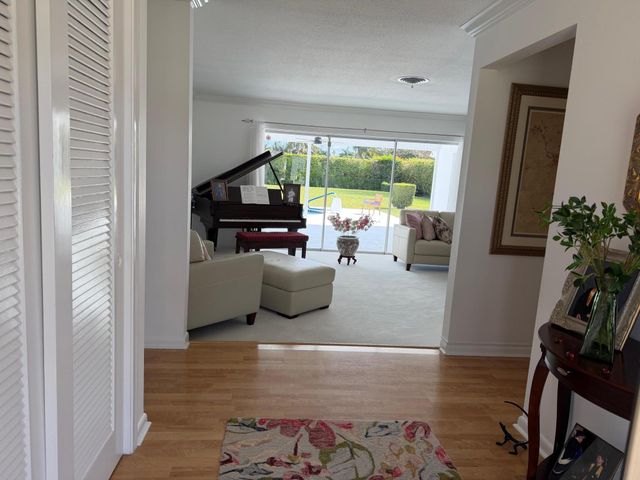 10124 Seagrape Way, Palm Beach Gardens, FL 33418