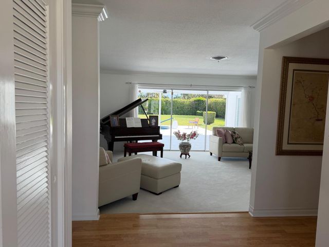10124 Seagrape Way, Palm Beach Gardens, FL 33418